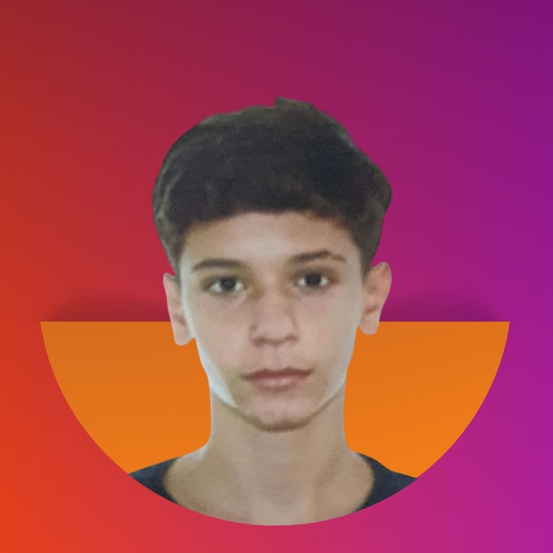 Aluno aprovado na ETEC dando depoimento sobre a preparação no Cintter.