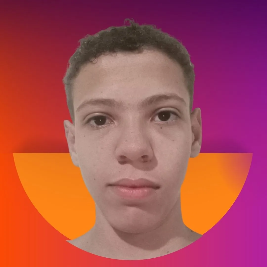 Aluno aprovado na ETEC dando depoimento sobre a preparação no Cintter.