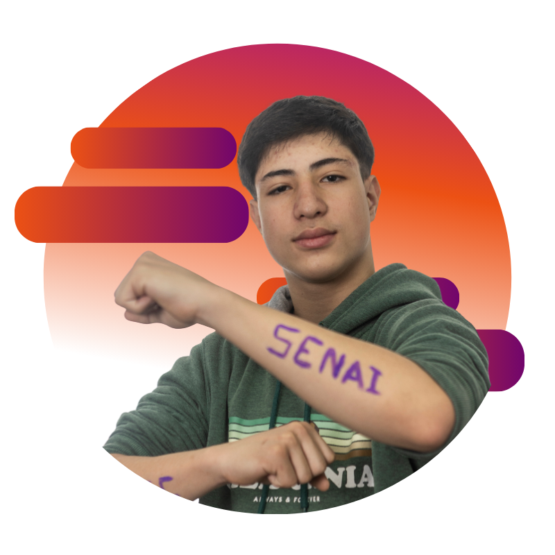 Estudante aprovado mostra resultado de sucesso no Preparatório Senai Cintter.