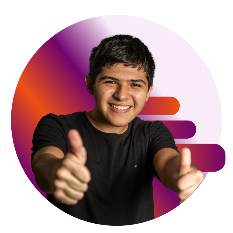 Aluno do Cintter fazendo joinha para frente, simbolizando foco na aprovação no SENAI.