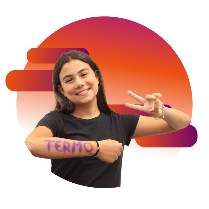 Estudante aprovado mostra resultado de sucesso no Preparatório Salvador Arena Cintter.